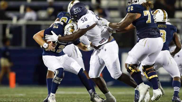 Football: Big Man McDuffie to Fill Some Really Big Shoes